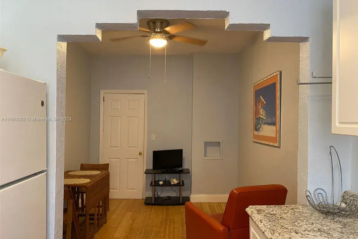 8415 Harding Ave # 15, Miami Beach FL 33141