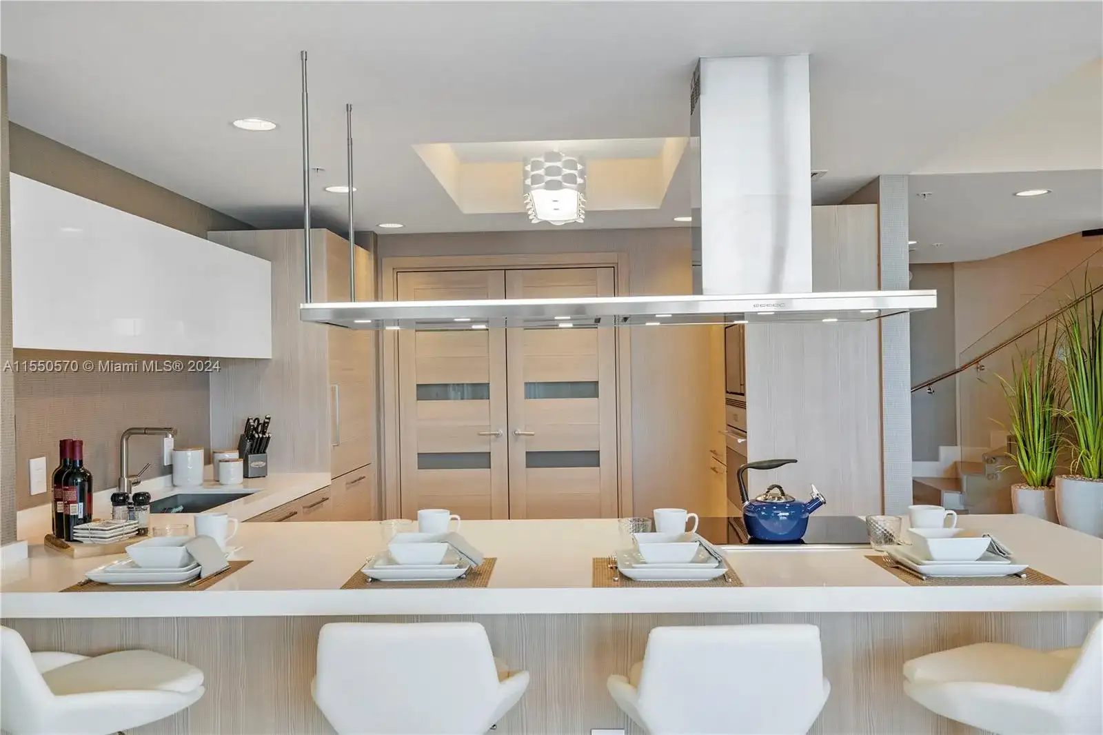 17111 Biscayne Blvd # 2111, North Miami Beach FL 33160 photo 3