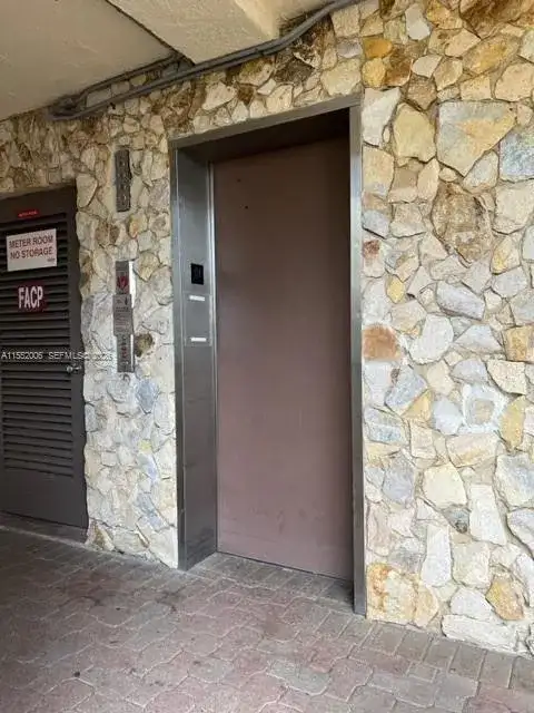 2871 Somerset Dr # 218, Lauderdale Lakes FL 33311 photo 4