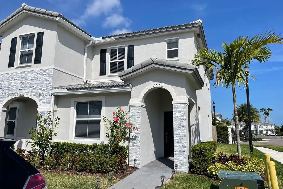 1663 SE 26th Rd # 1663, Homestead FL 33035