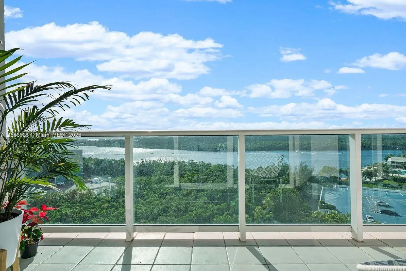 100 Bayview Dr # 1418, Sunny Isles Beach FL 33160 photo 3
