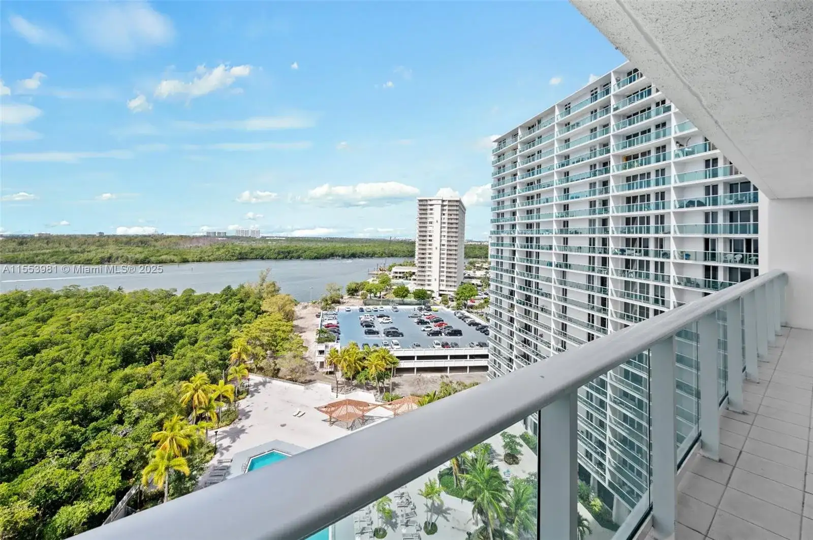 100 Bayview Dr # 1418, Sunny Isles Beach FL 33160 photo 5