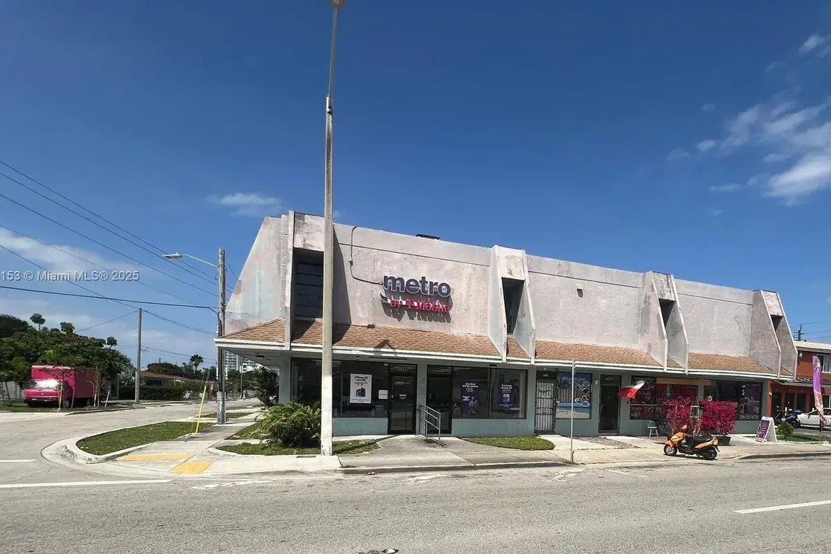 1879 NW 7th St, Miami FL 33125