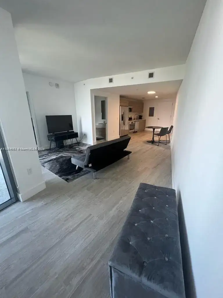 121 NE 34th St # 2014, Miami FL 33137 photo 3