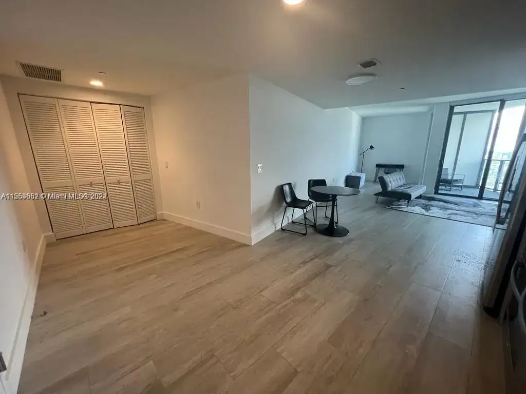 121 NE 34th St # 2014, Miami FL 33137 photo 4