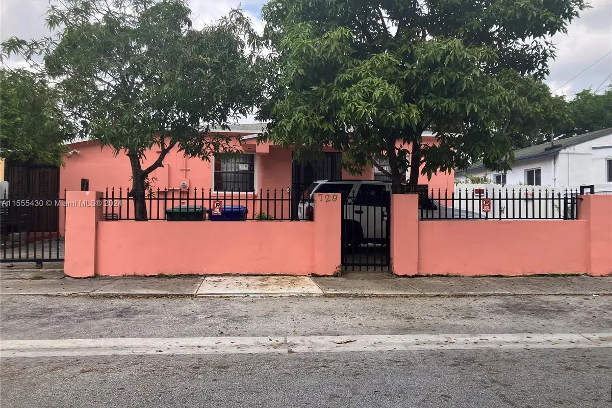729 NW 55th St, Miami FL 33127