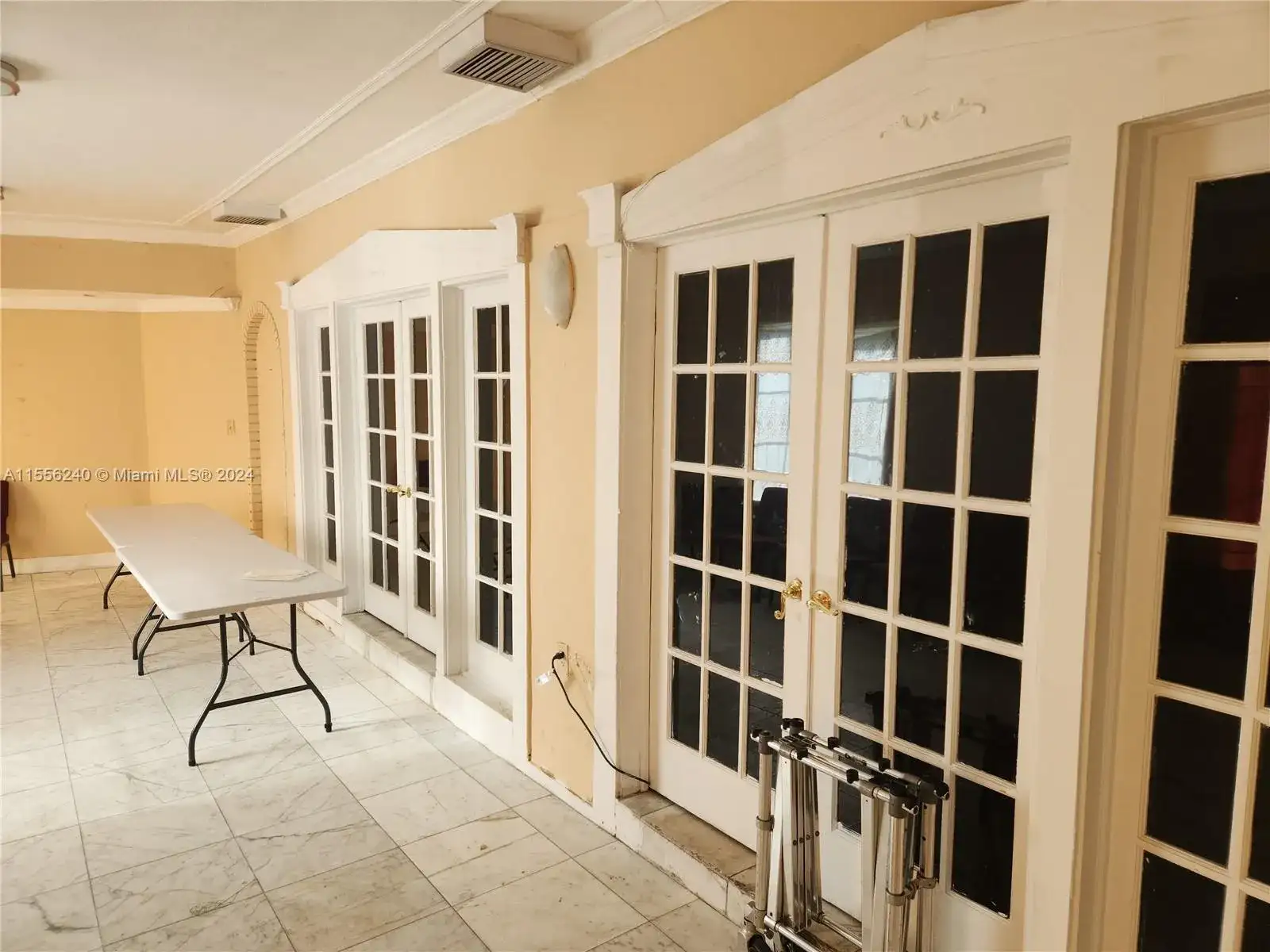 14300 W Dixie Hwy, North Miami FL 33161 photo 4