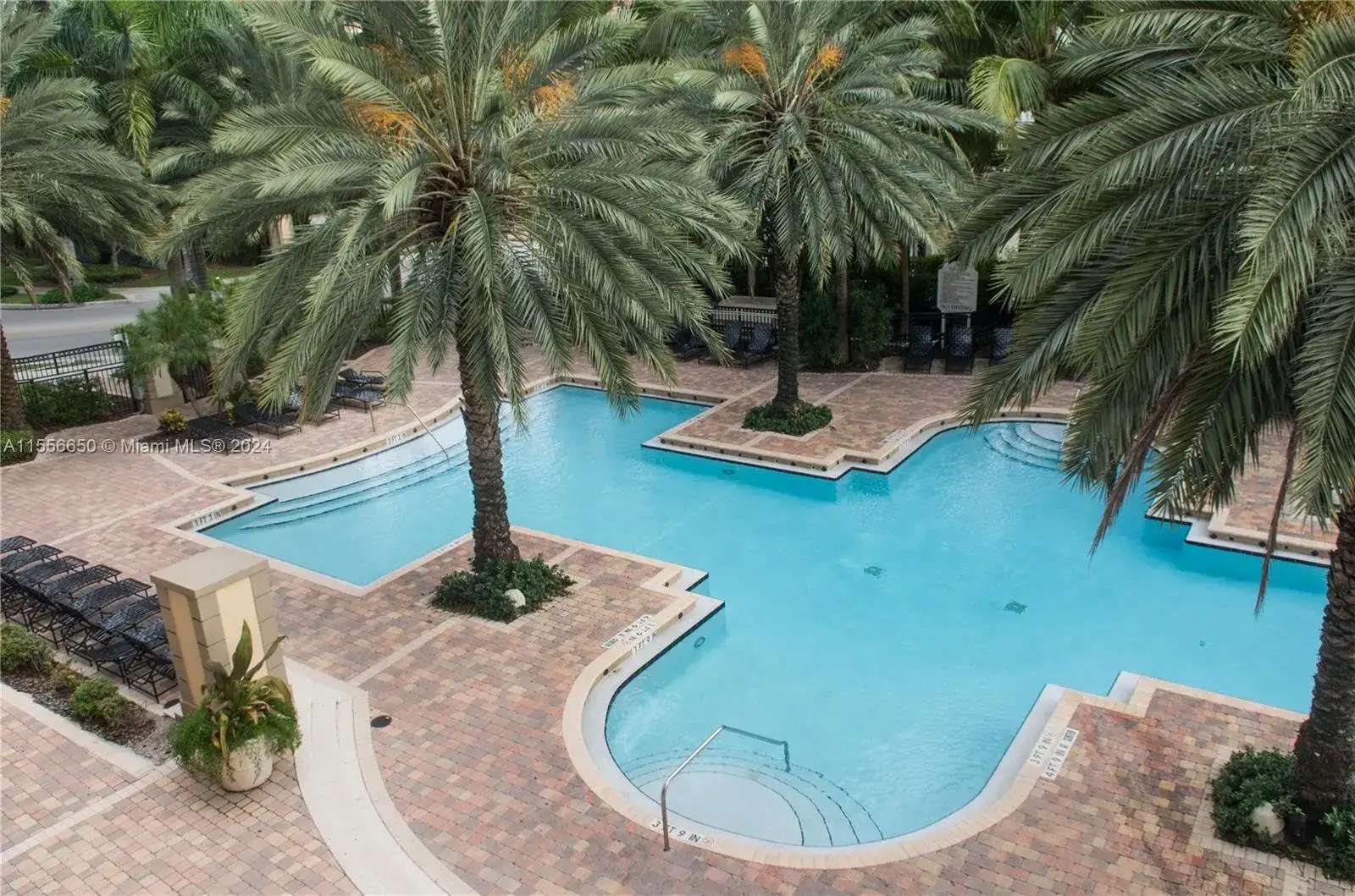17100 N Bay Rd # 1402, Sunny Isles Beach FL 33160 photo 2