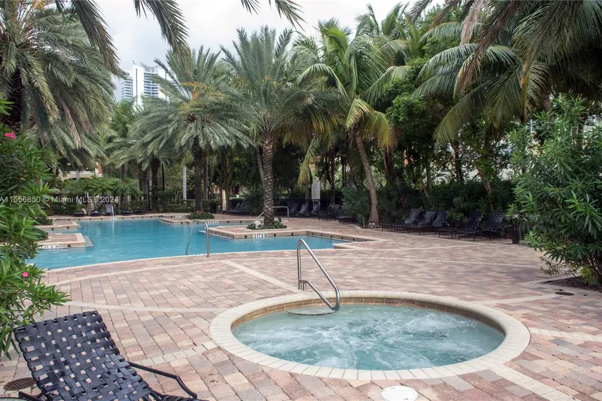 17100 N Bay Rd # 1402, Sunny Isles Beach FL 33160