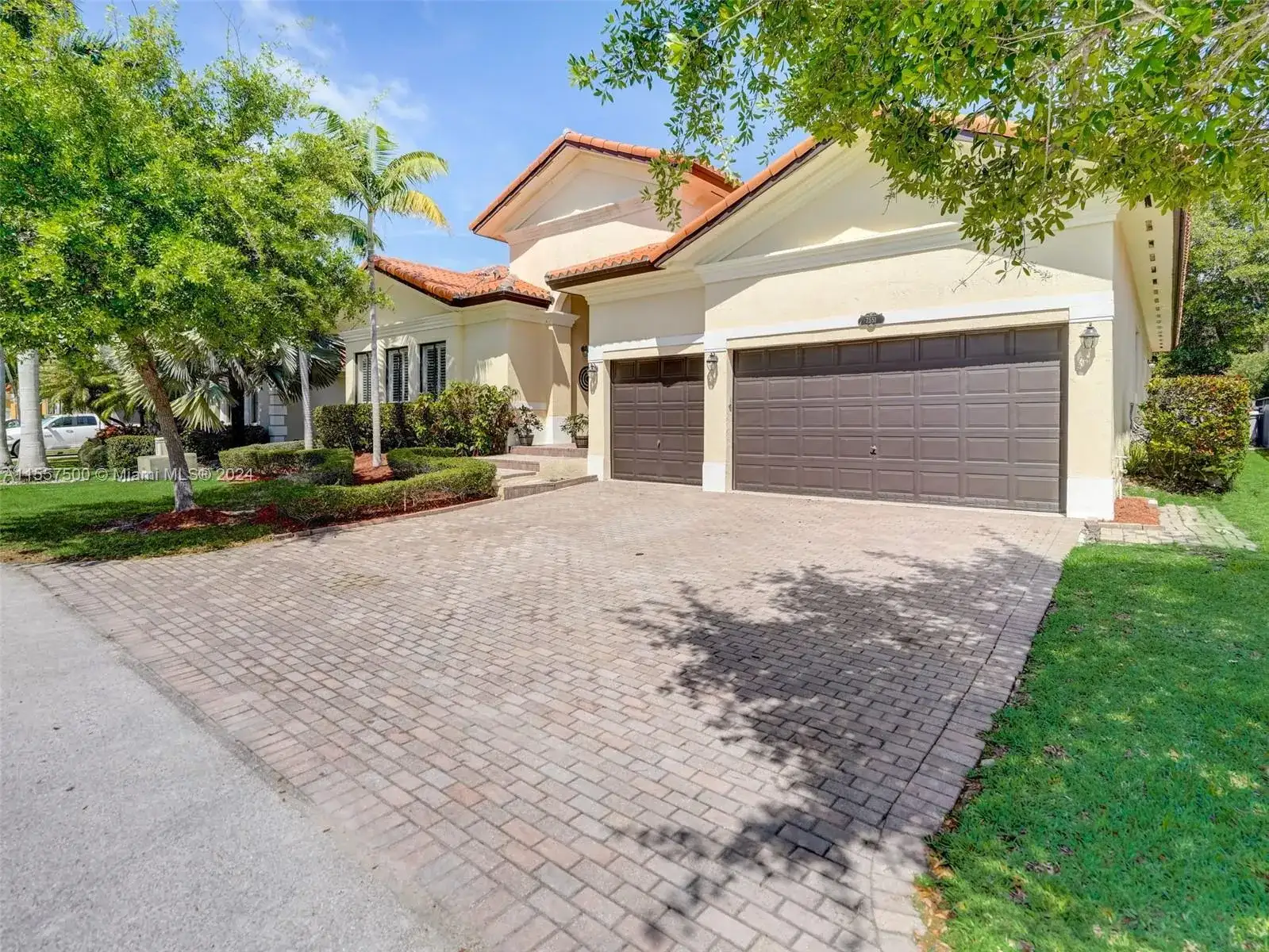 7551 SW 187th St, Cutler Bay FL 33157 photo 3