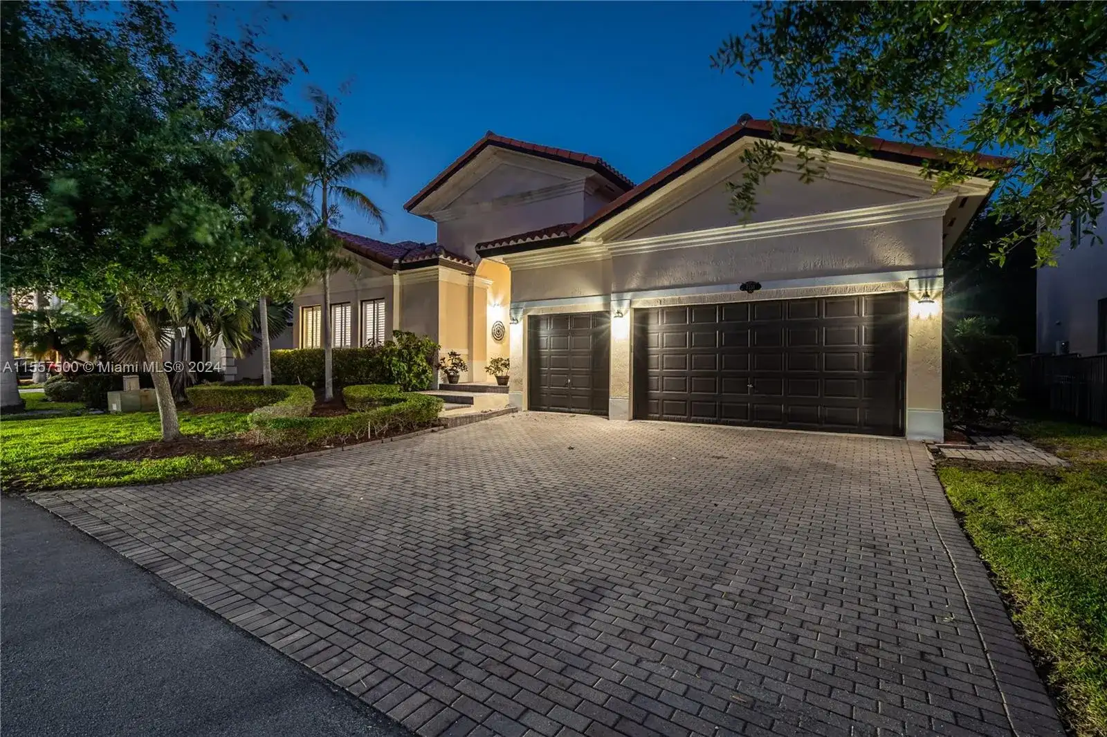 7551 SW 187th St, Cutler Bay FL 33157 photo 4