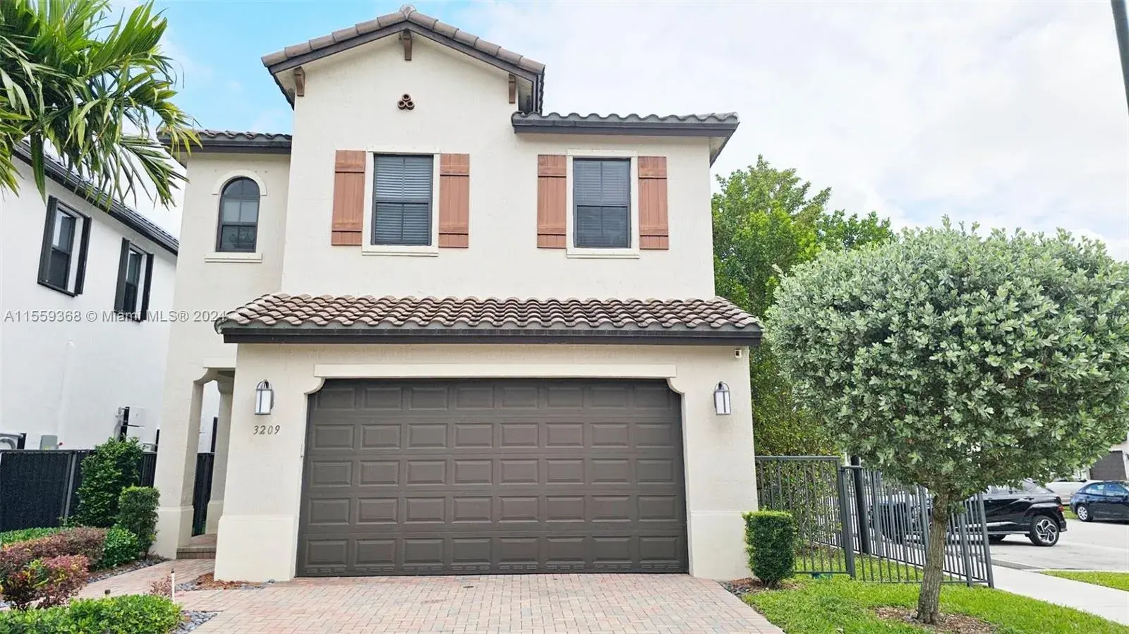 3209 W 98th Pl, Hialeah FL 33018