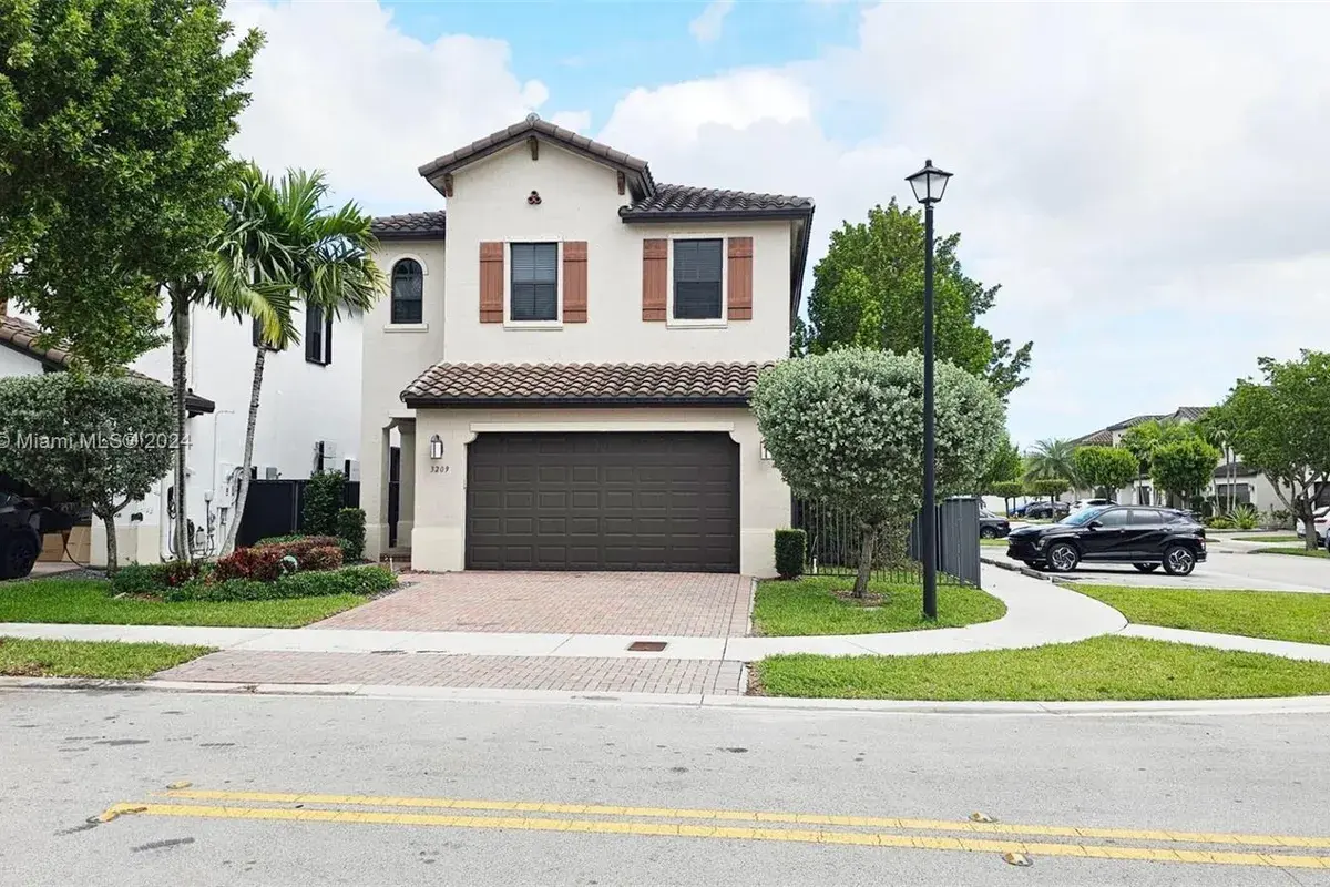 3209 W 98th Pl, Hialeah FL 33018