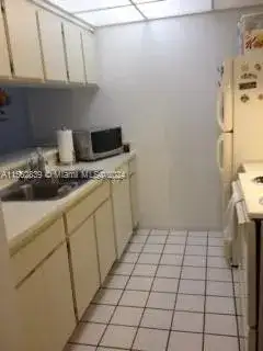 8160 Geneva Ct # 206, Doral FL 33166 photo 2
