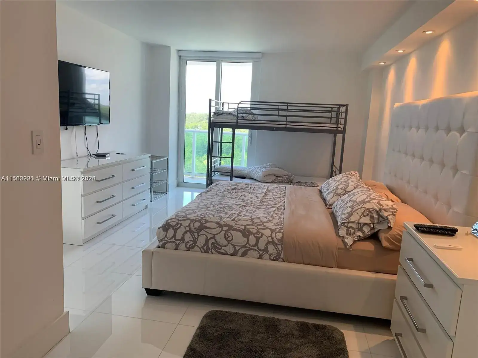 100 Bayview Dr # 720, Sunny Isles Beach FL 33160 photo 3