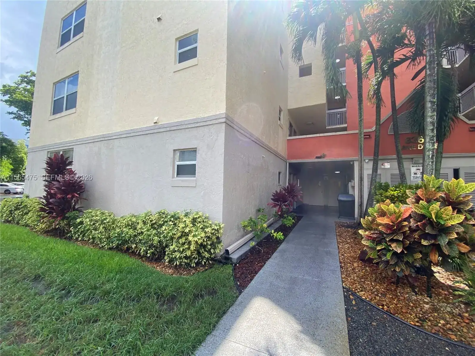 8363 LAKE DR # 101, Doral FL 33166 photo 2