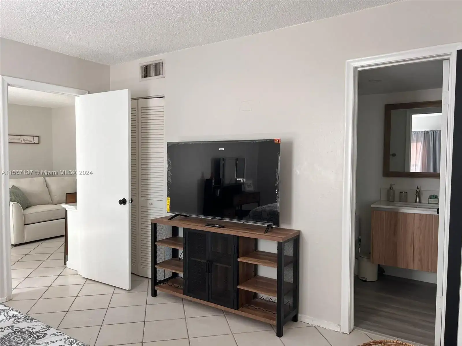 753 Michigan Ave # 3C, Miami Beach FL 33139 photo 5