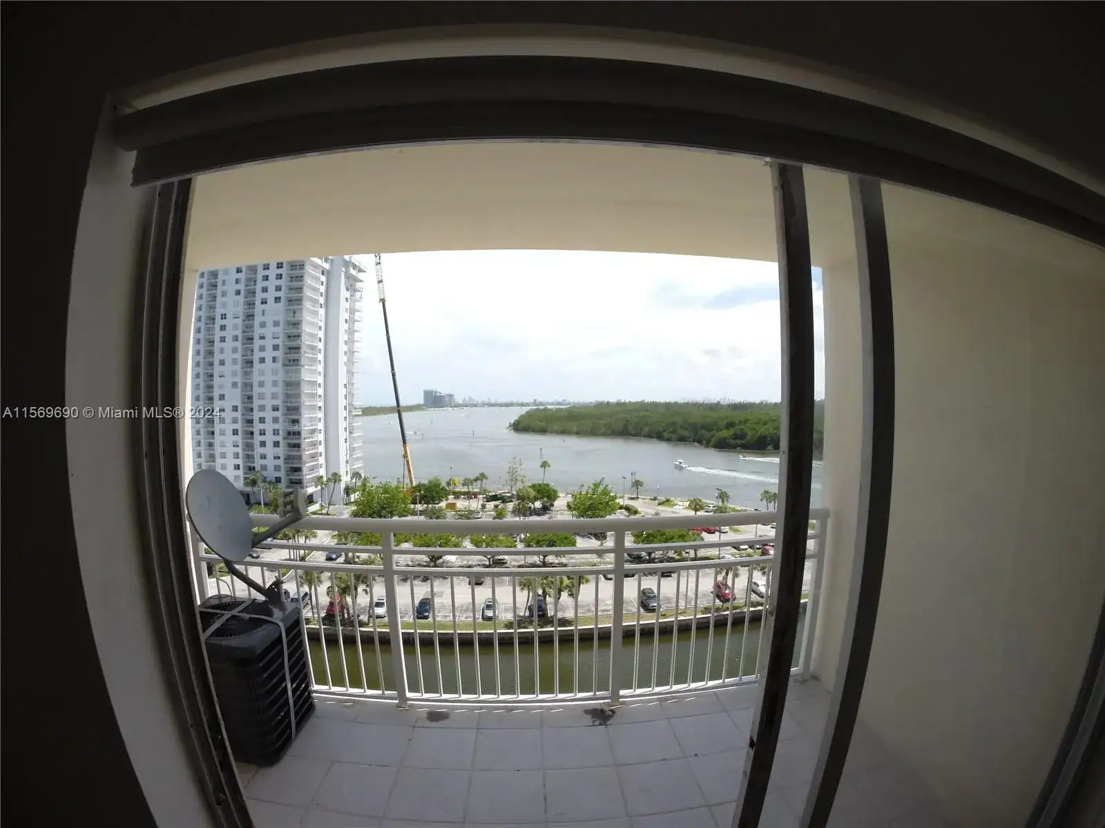 400 Kings Point Dr # 905, Sunny Isles Beach FL 33160 photo 4
