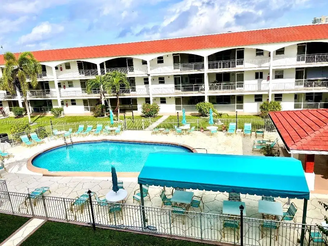 580 Egret Dr # 308, Hallandale Beach FL 33009 photo 3