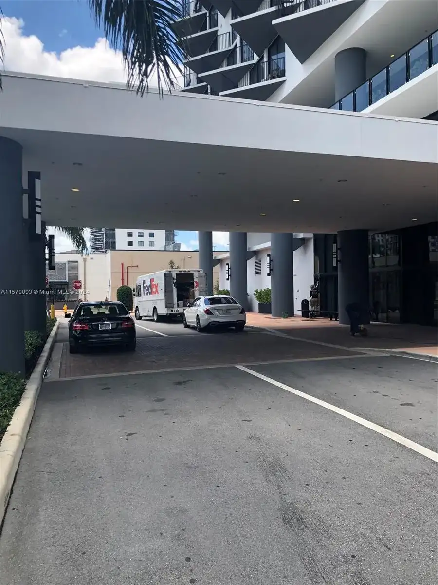5300 NW paseo Blvd # 1705, Doral FL 33166 photo 3