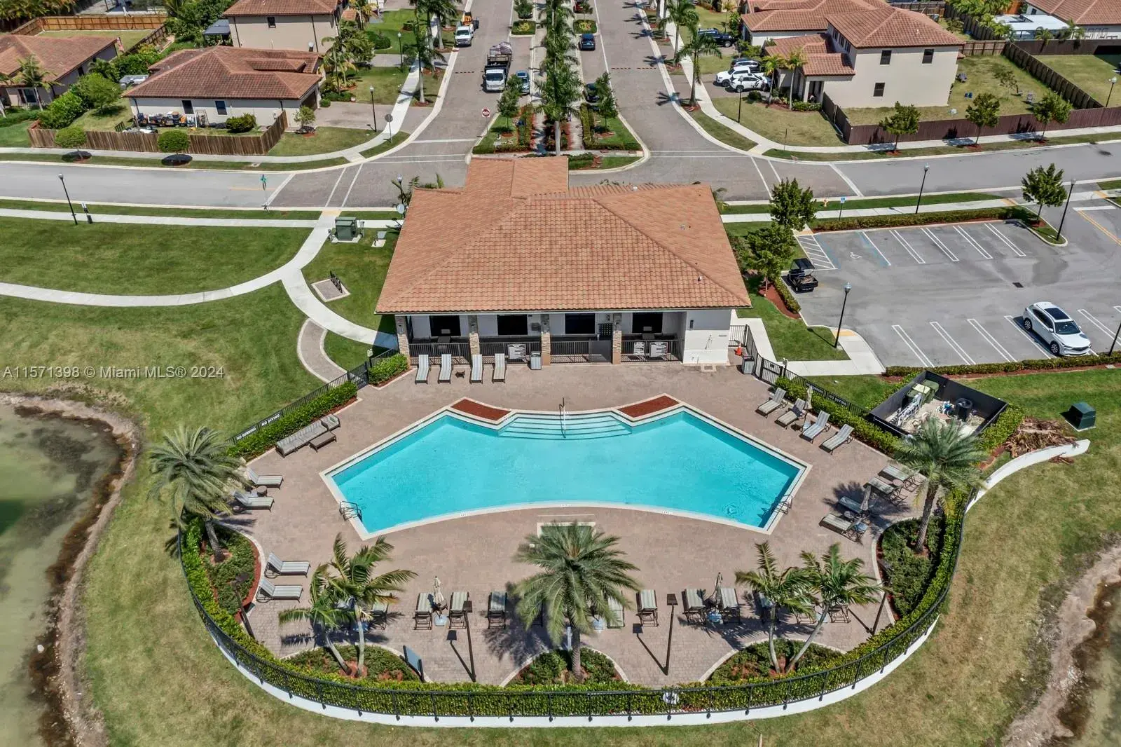 269 SE 27th Ter, Homestead FL 33033