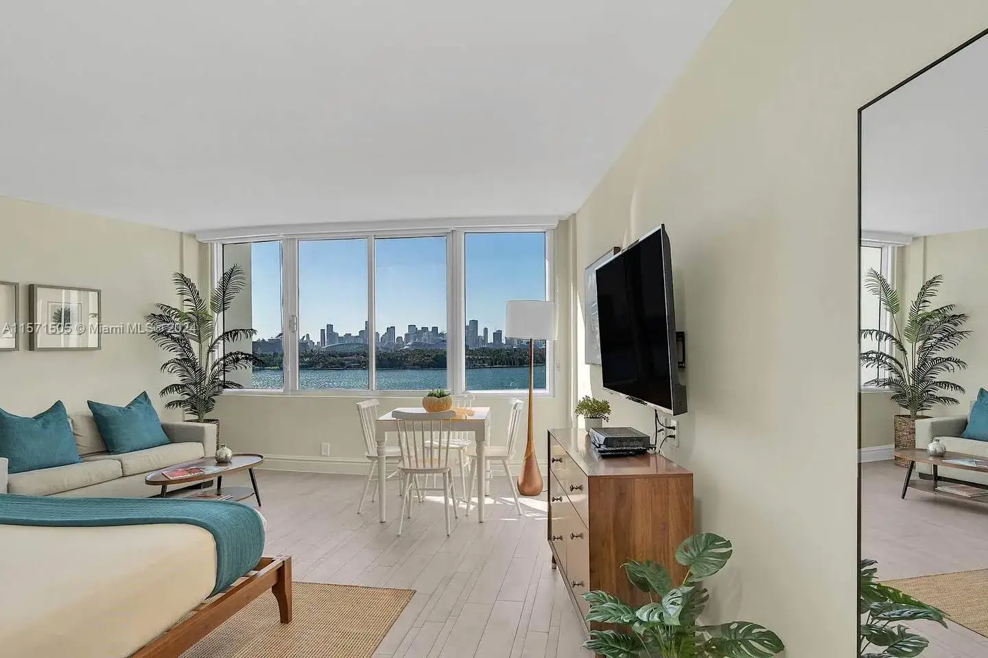 1 bath Residential for sale at 1100 West Ave # 906, Miami Beach FL 33139