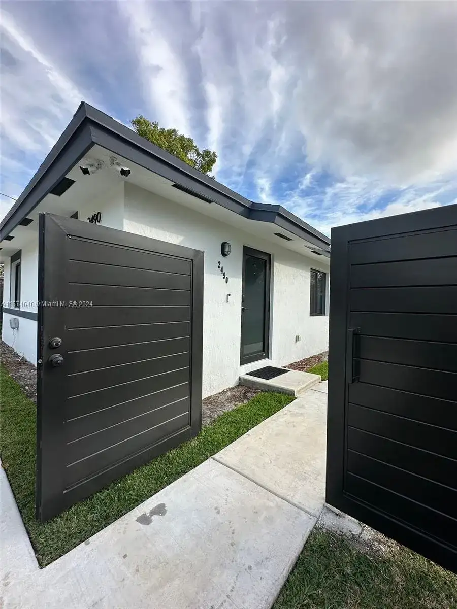2490 NW 44th St # 2490, Miami FL 33142 photo 2