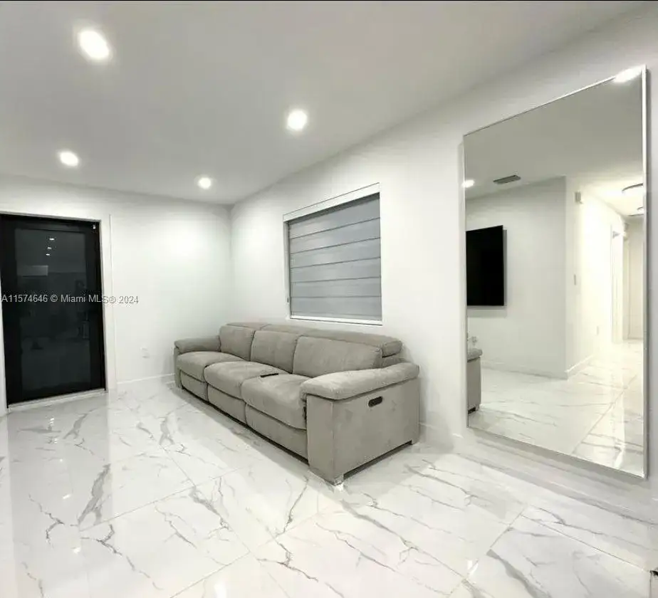 2490 NW 44th St # 2490, Miami FL 33142 photo 5
