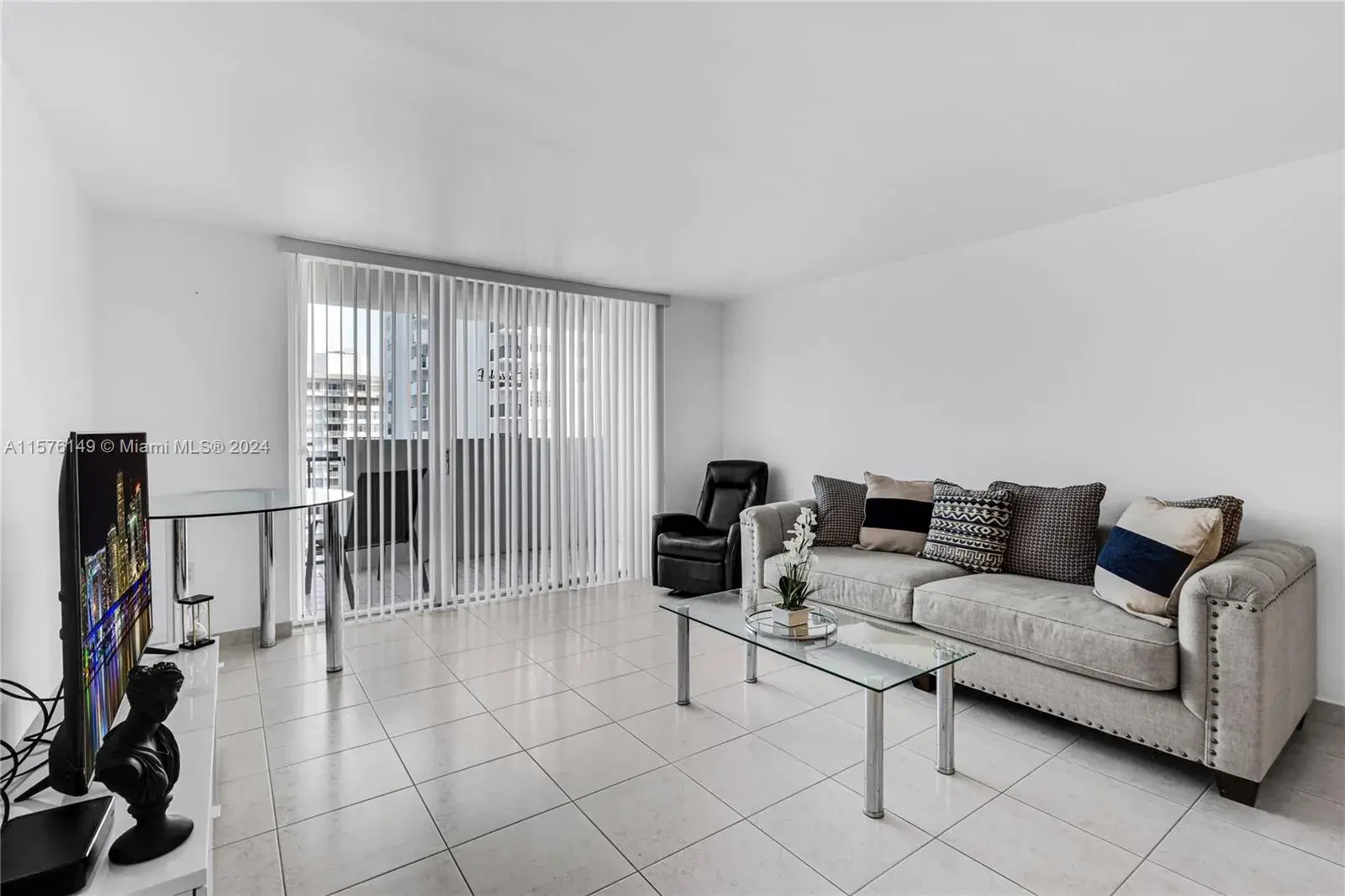 2780 NE 183rd St # 1708, Aventura FL 33160