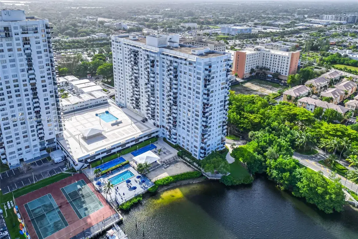 2780 NE 183rd St # 1708, Aventura FL 33160