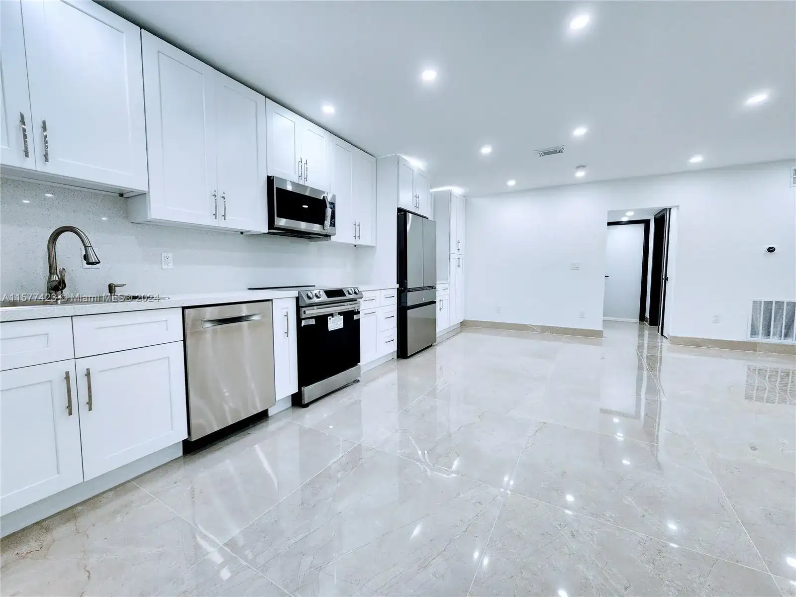 11930 NE 19th Dr # 3, North Miami FL 33181 photo 4