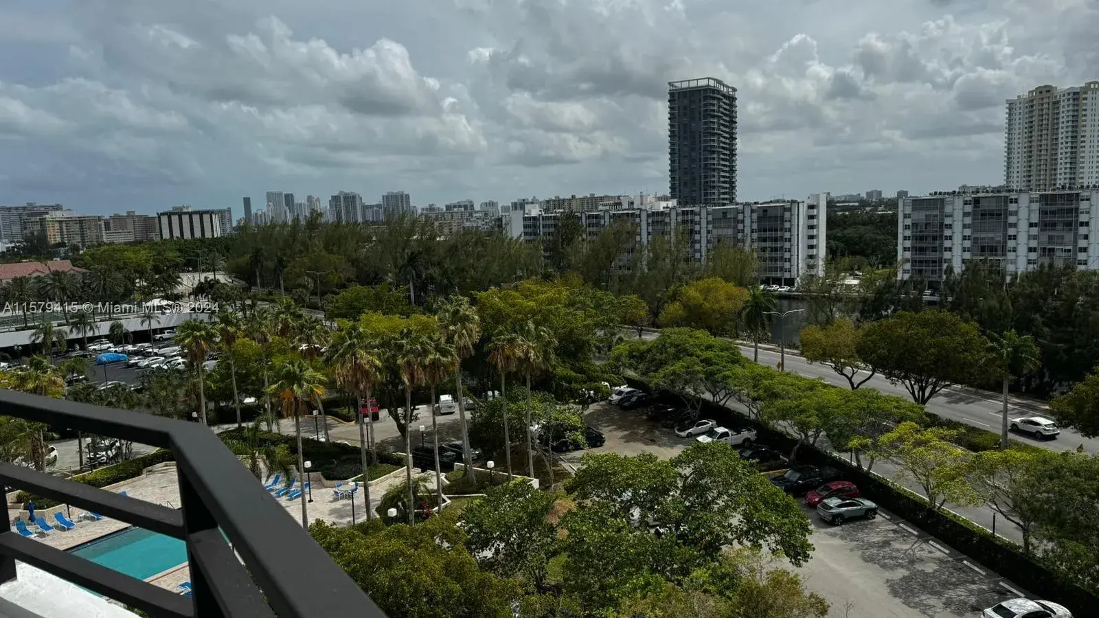 500 Three Islands Blvd # 512, Hallandale Beach FL 33009