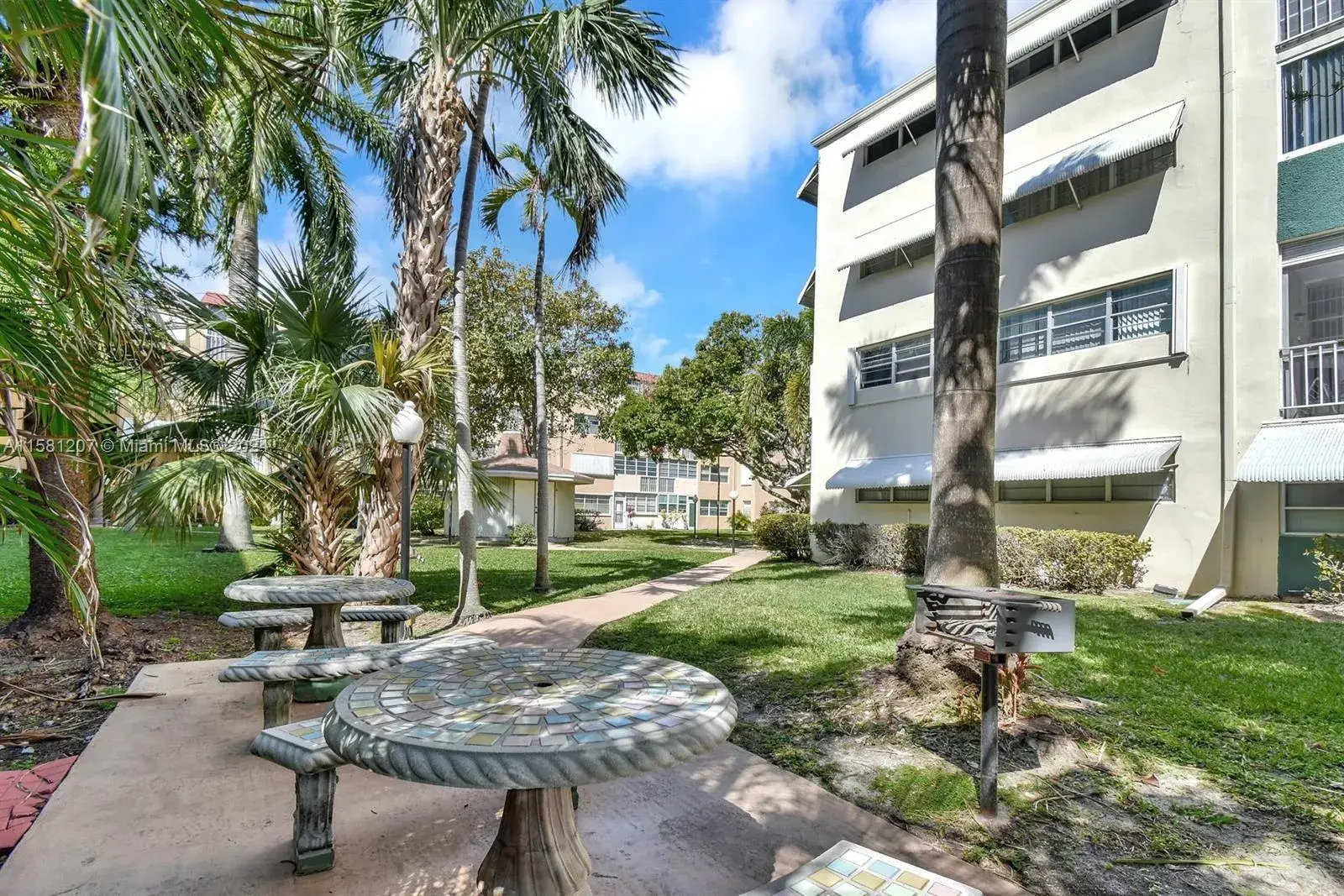 1333 E Hallandale Beach Blvd # 405, Hallandale Beach FL 33009