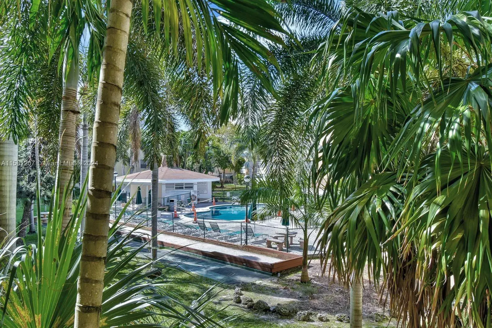1333 E Hallandale Beach Blvd # 405, Hallandale Beach FL 33009