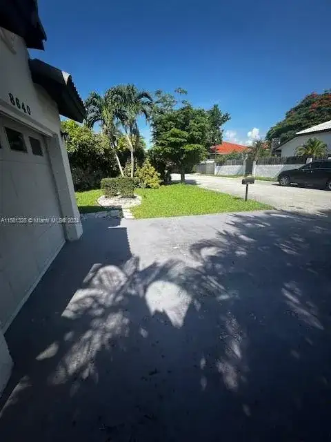 8640 SW 208th Ter, Cutler Bay FL 33189 photo 3