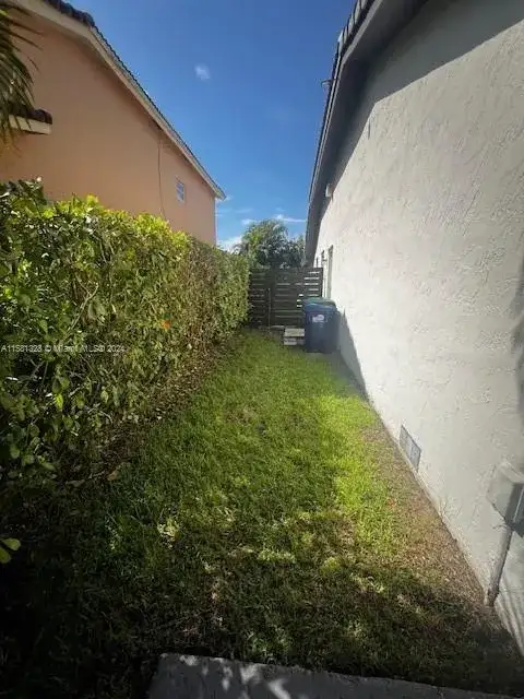 8640 SW 208th Ter, Cutler Bay FL 33189 photo 4