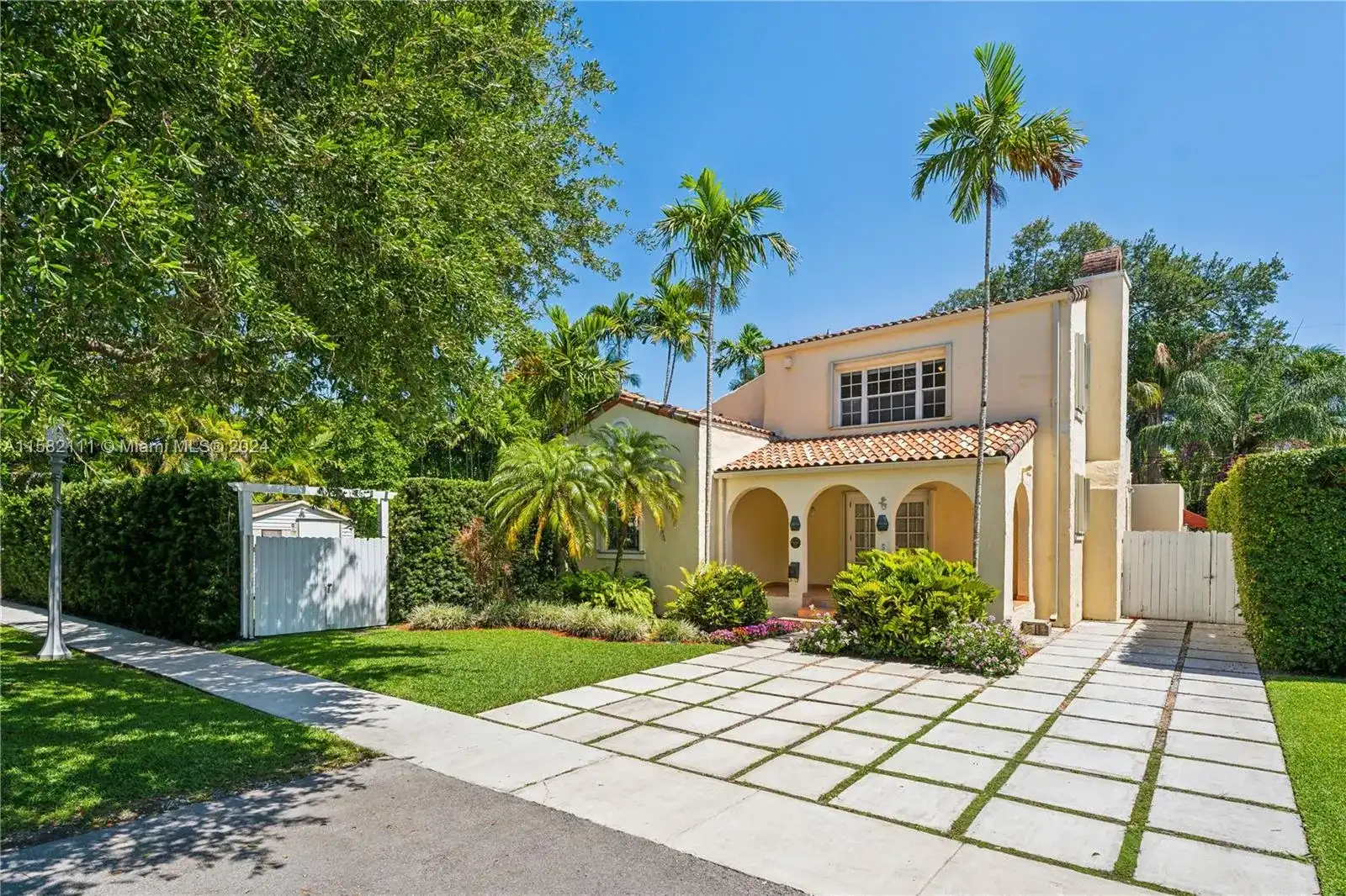 5730 SW 49th St, South Miami FL 33155