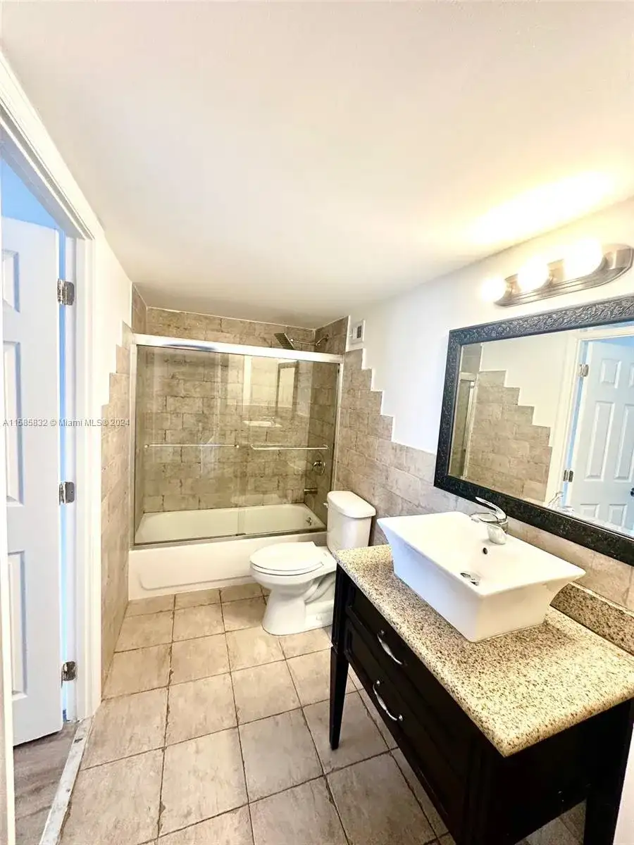1301 NE Miami Gardens Dr, Miami FL 33179 photo 2