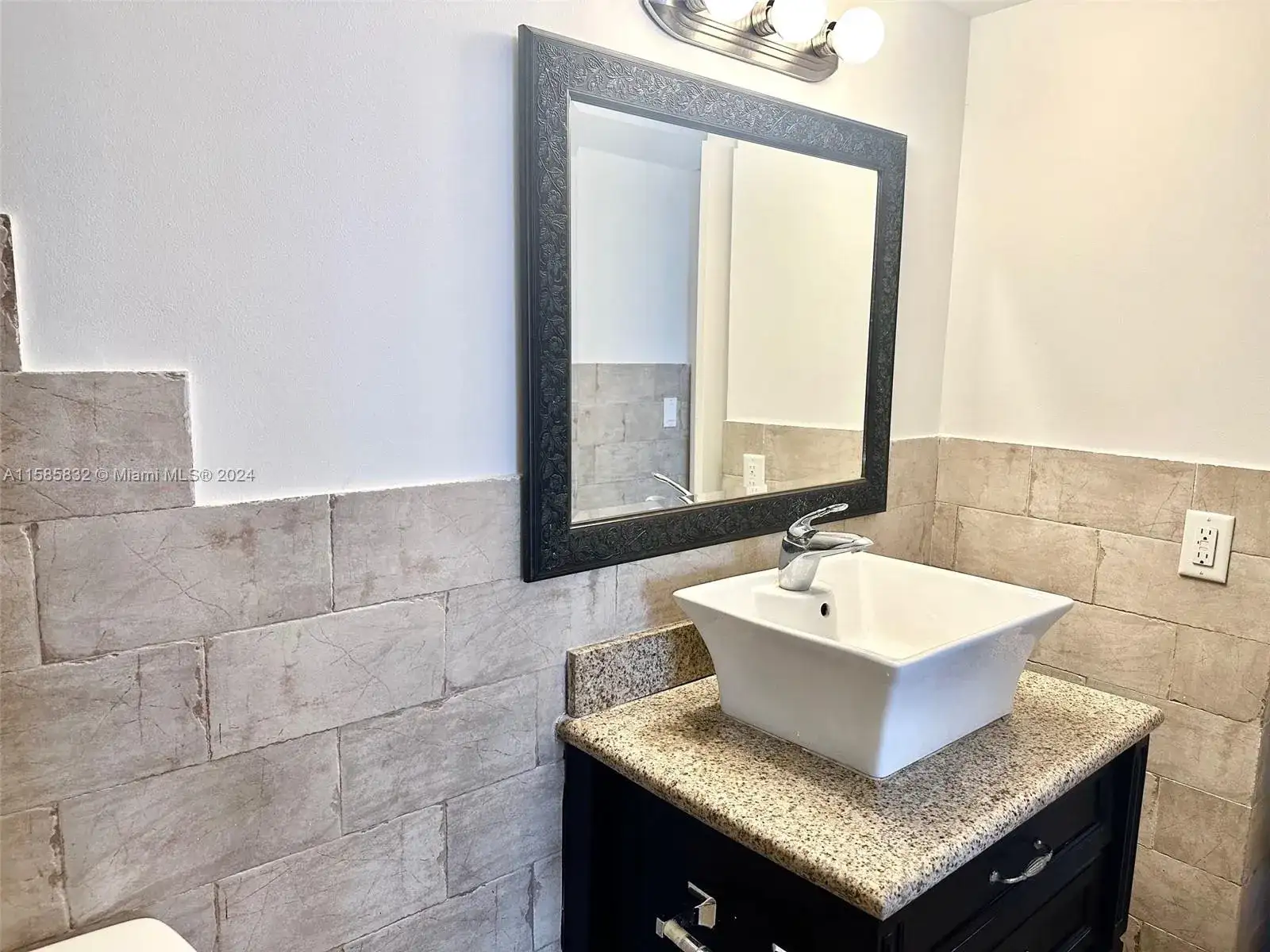 1301 NE Miami Gardens Dr, Miami FL 33179 photo 4