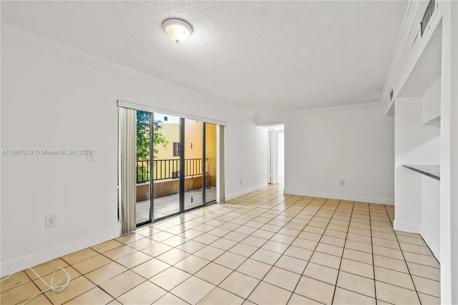 636 NW 114th Ave # 204, Sweetwater FL 33172 photo 4