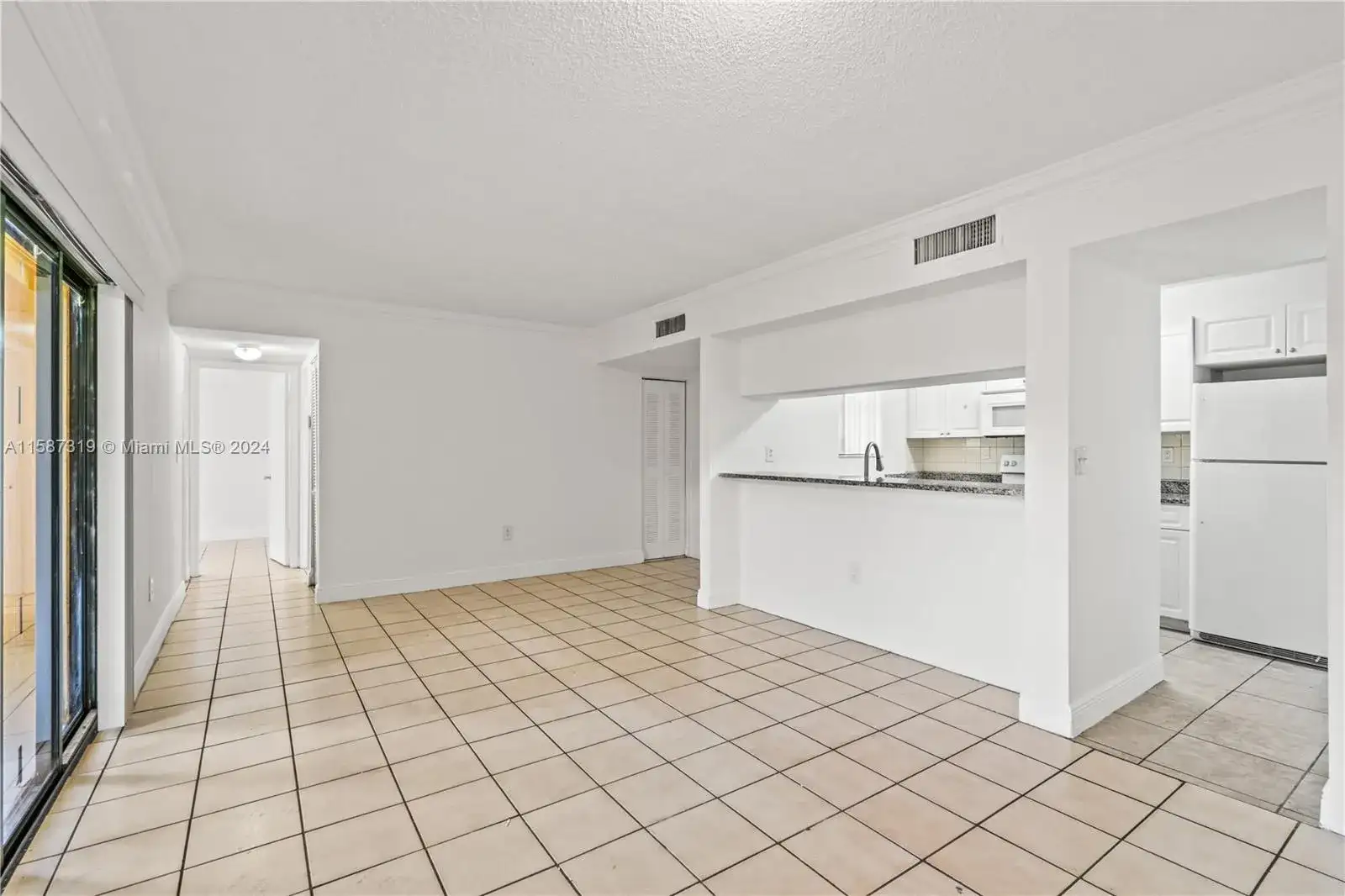 636 NW 114th Ave # 204, Sweetwater FL 33172 photo 5