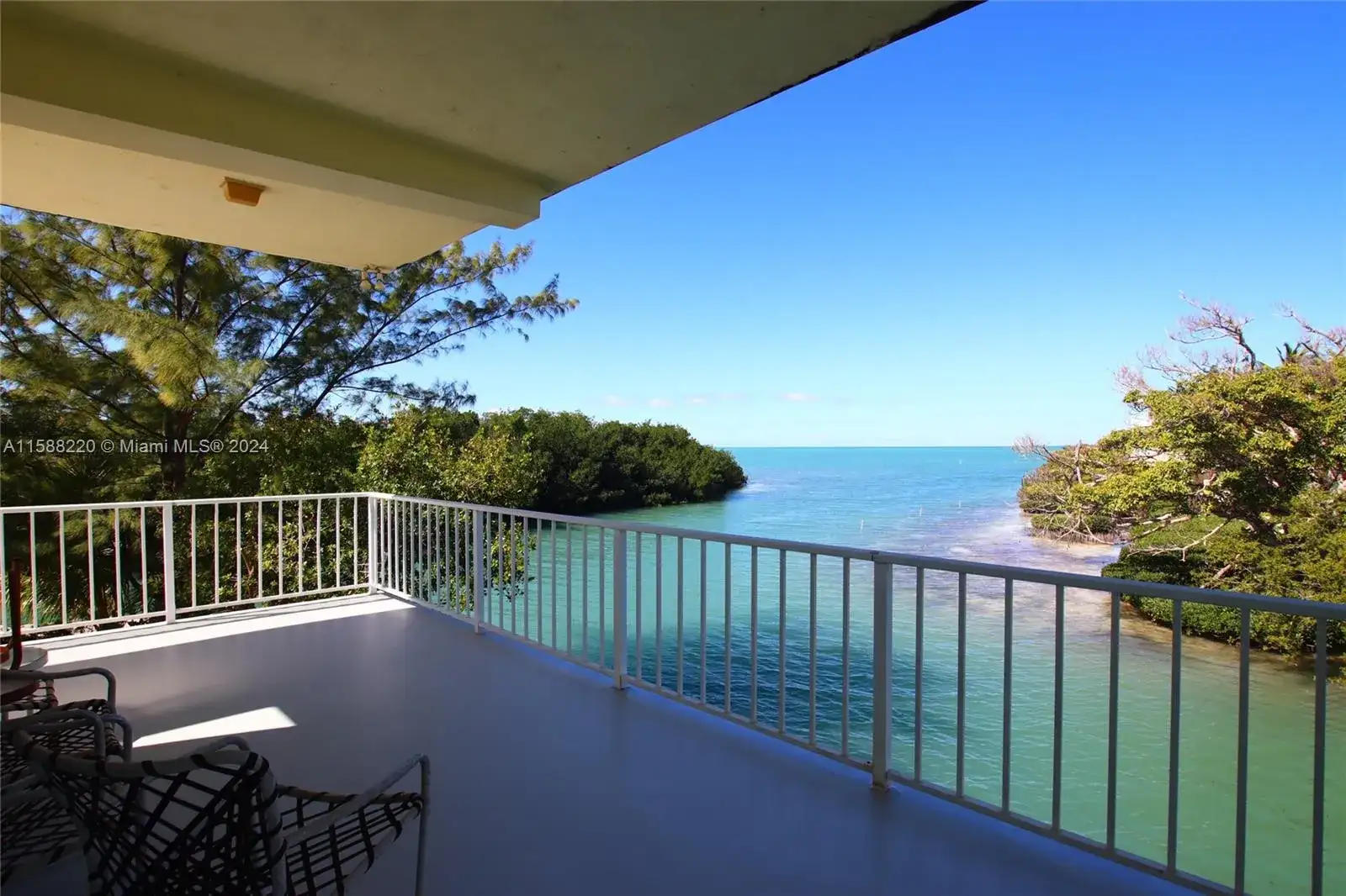 190 Venetian Dr, Islamorada FL 33036 photo 2