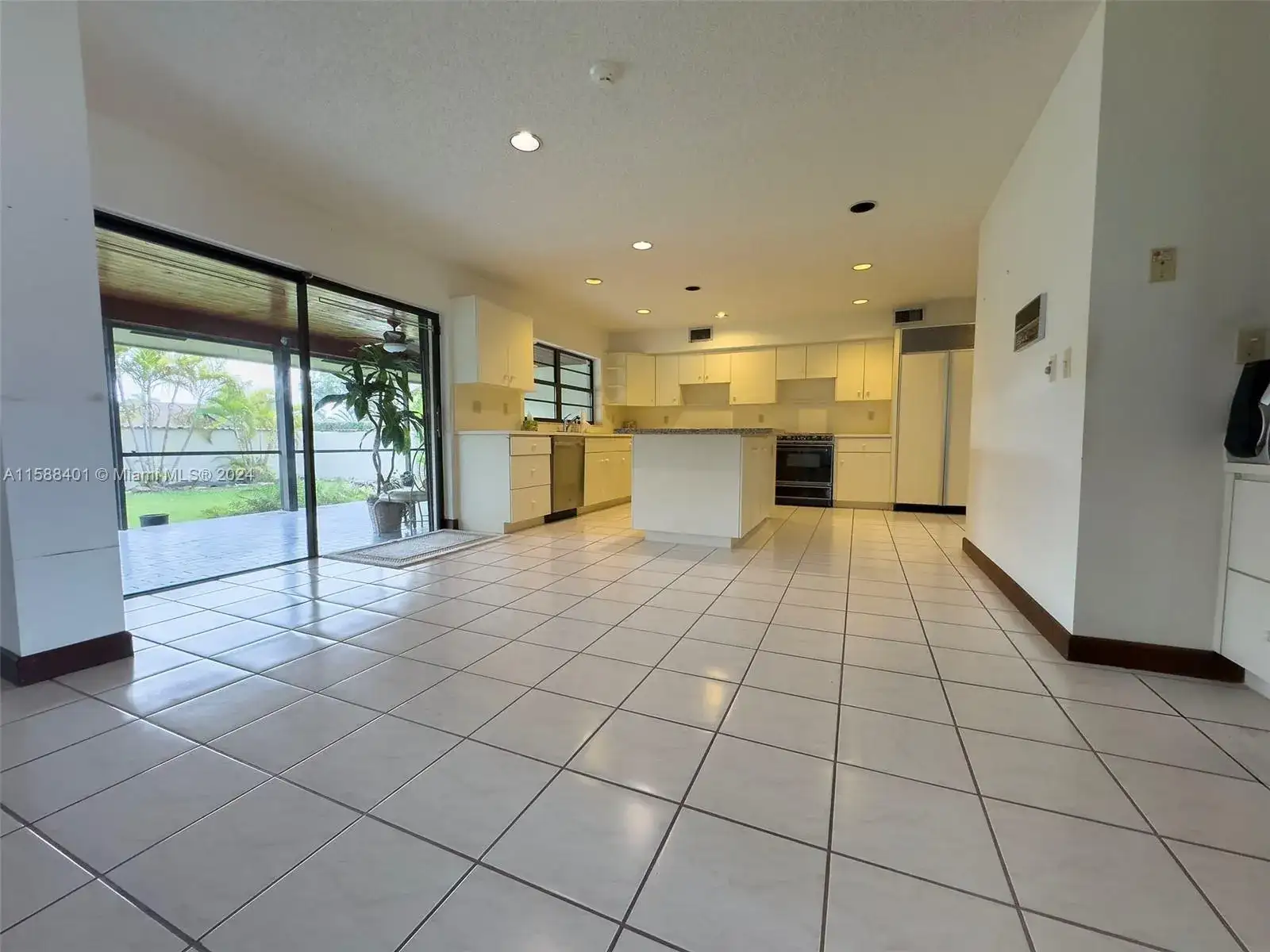17745 SW 83rd Ct, Palmetto Bay FL 33157 photo 5