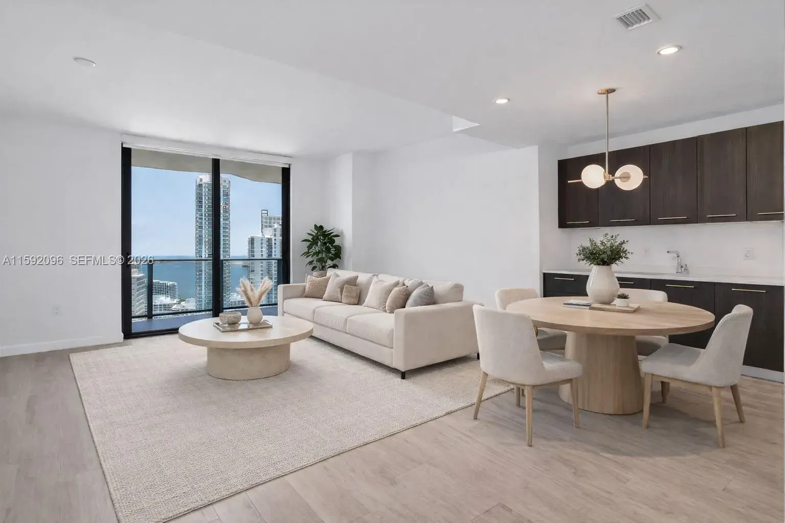 45 SW 9th St # 3502, Miami FL 33130