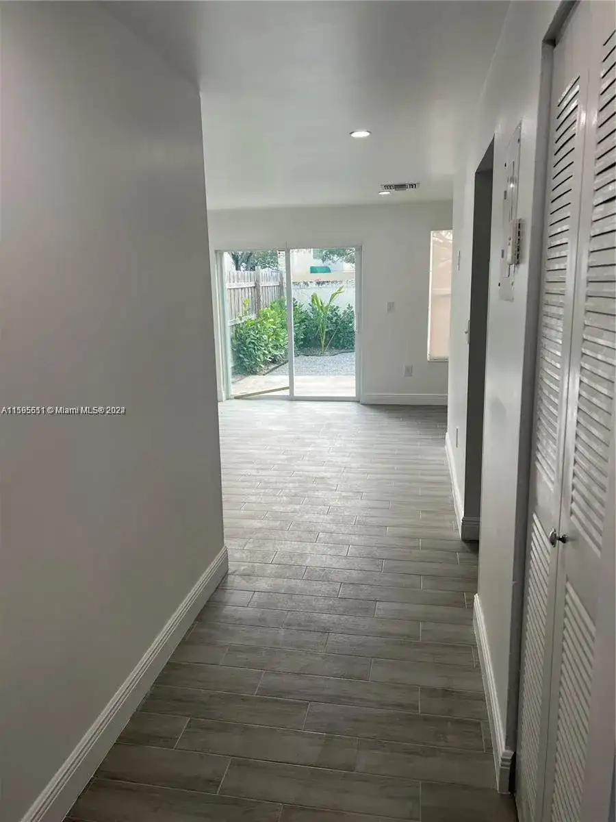 2050 SW 122nd Ave # 22, Miami FL 33175 photo 2