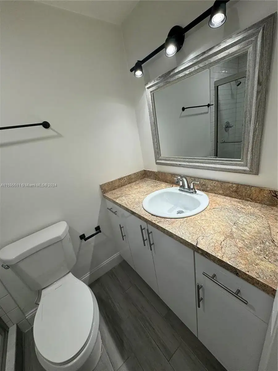 2050 SW 122nd Ave # 22, Miami FL 33175 photo 4
