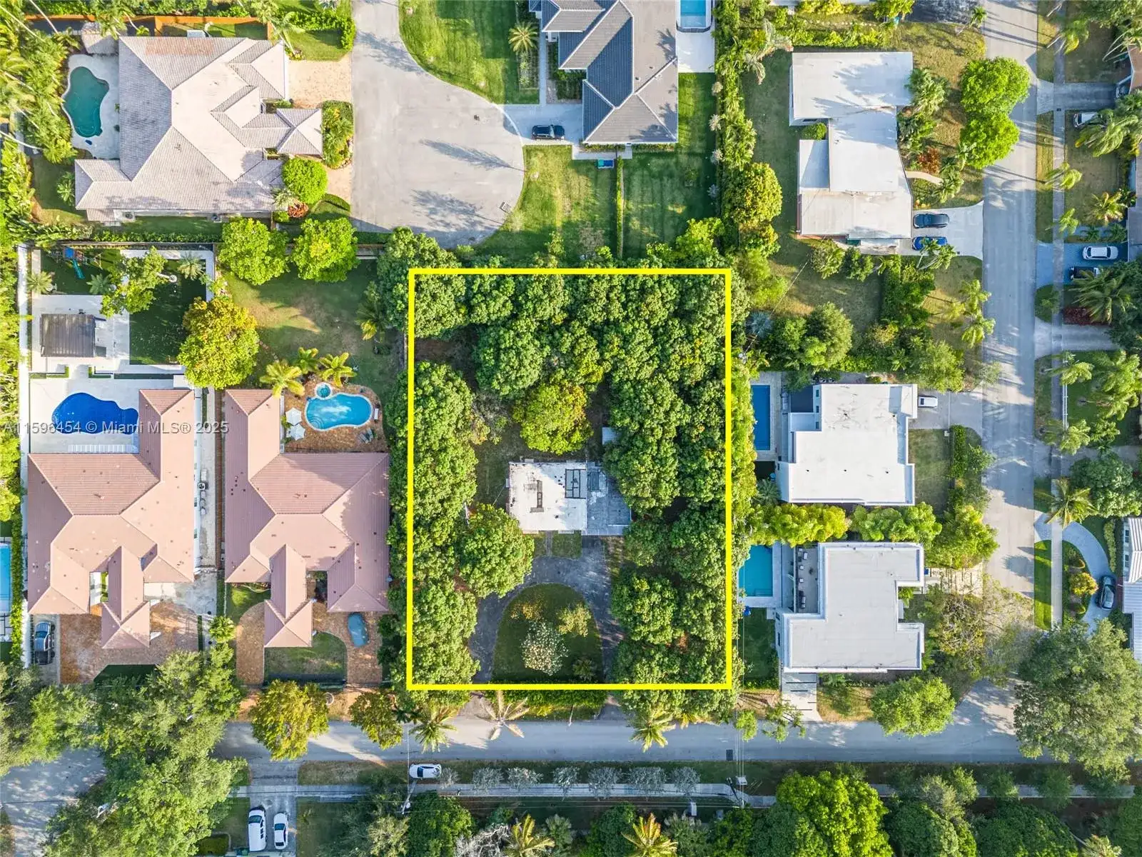 7800 SW 110th St, Pinecrest FL 33156 photo 2