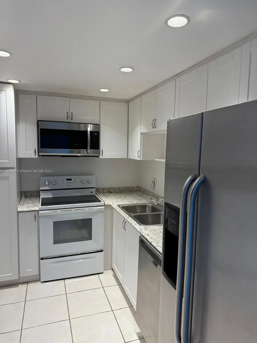 400 Kings Point Dr # 719, Sunny Isles Beach FL 33160
