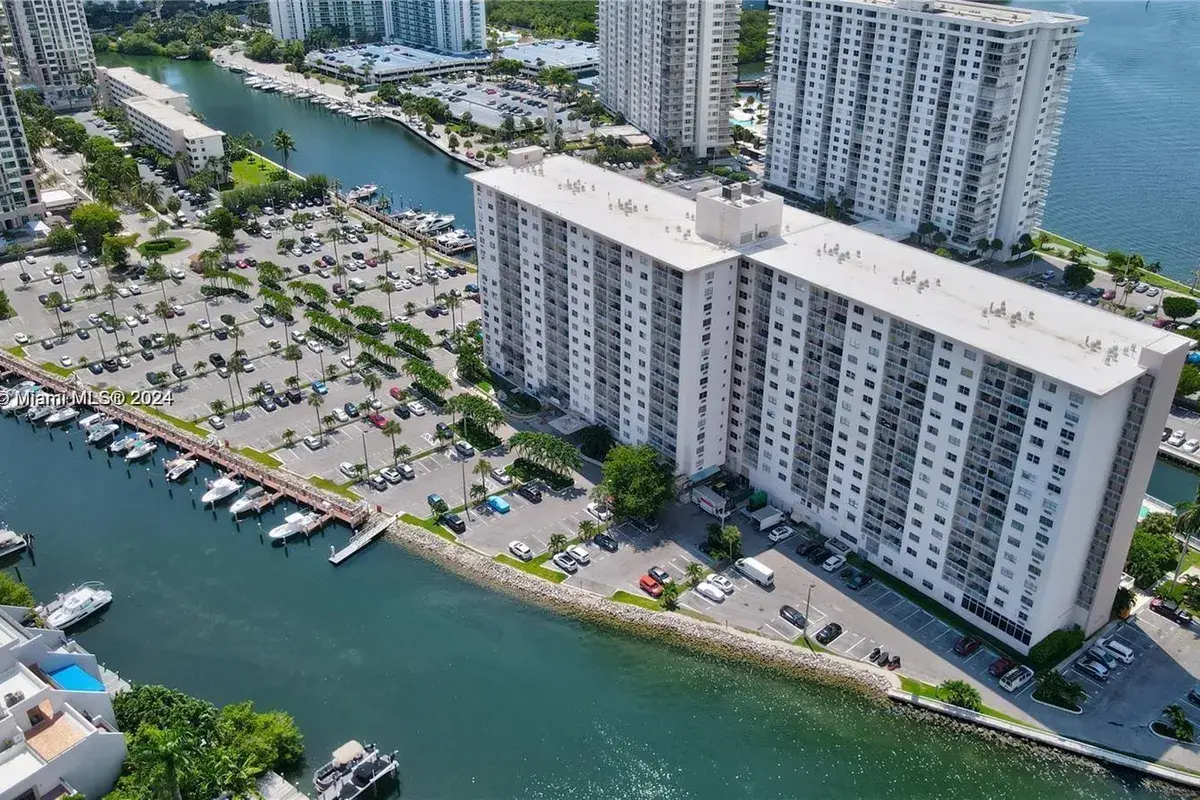 400 Kings Point Dr # 719, Sunny Isles Beach FL 33160