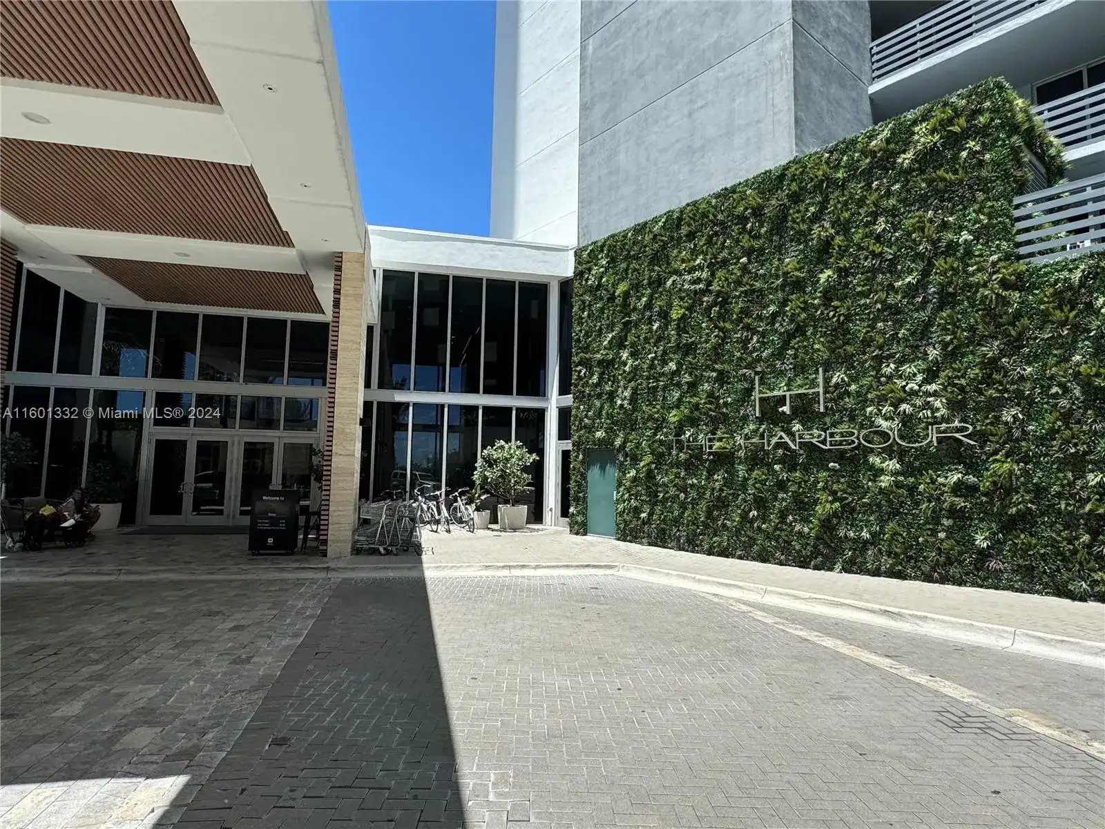16385 Biscayne Blvd # 2421, North Miami Beach FL 33160 photo 2